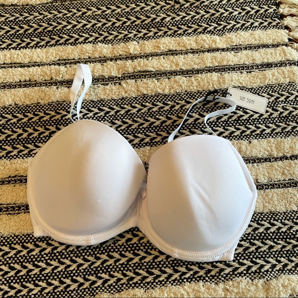 NWT Ivory rose plain t-shirt bra in white sz.32FF